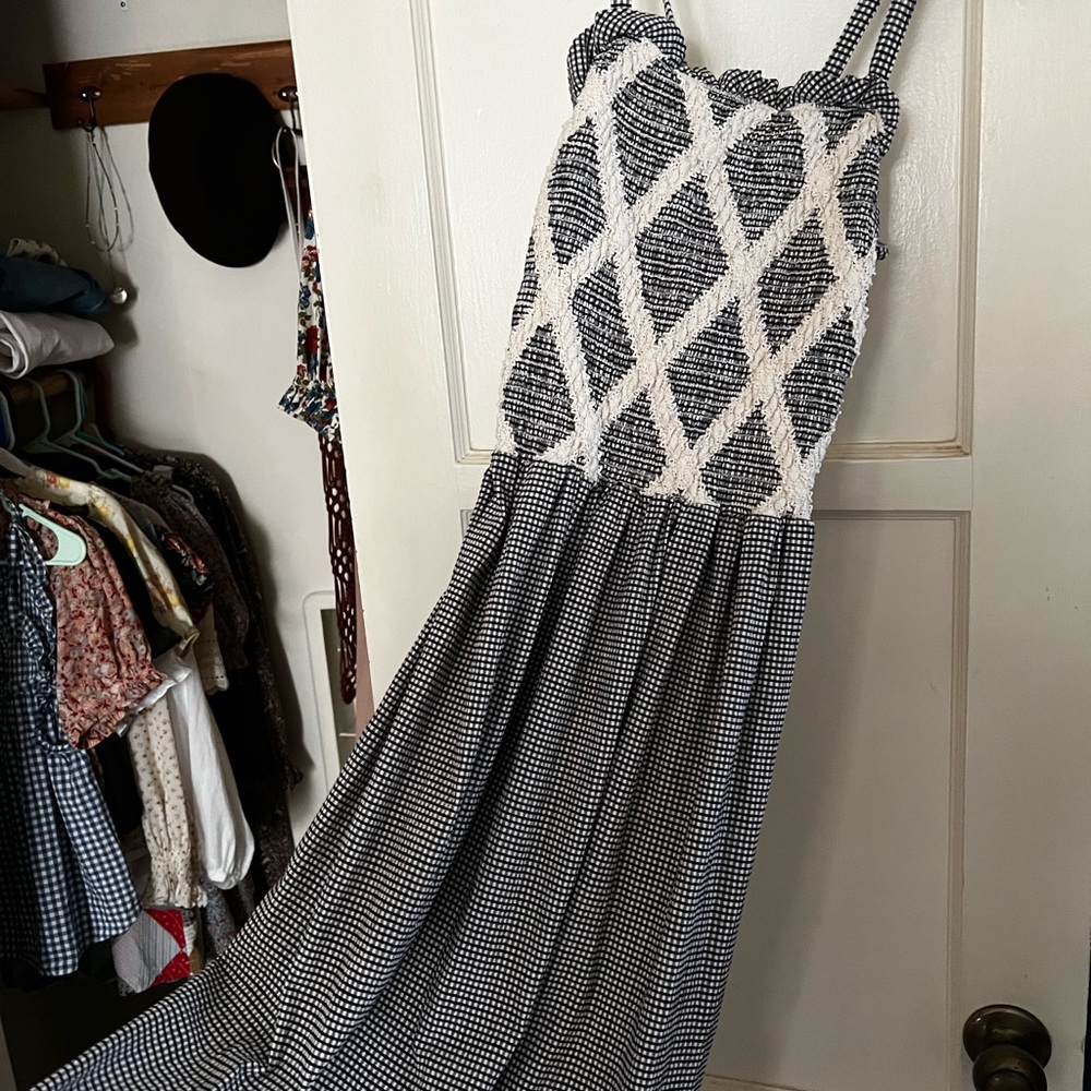 SOLD✨Noelle dress - Picture 4 of 8